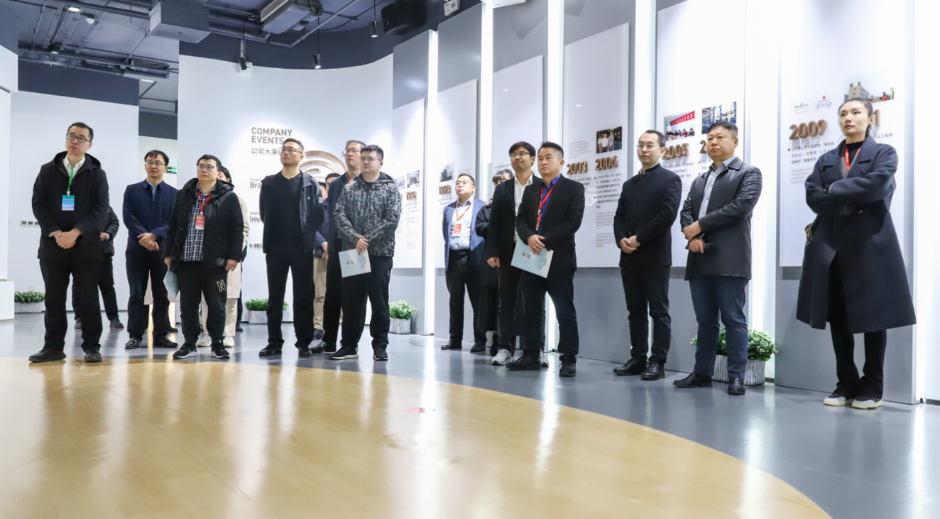 “青年科学家百城行”活动走进乐玩体育平台官方网站_乐玩(中国)集团